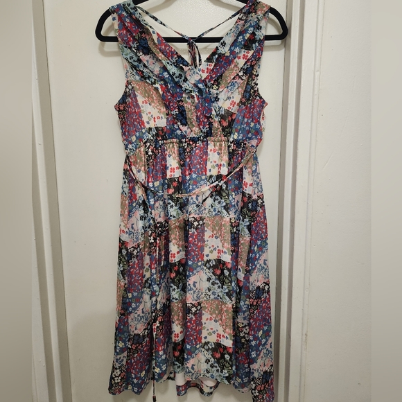 Jessica Simpson Maternity Dress Size Small with patchwork design - Picture 4 of 7